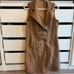 Sleeveless Double-Breasted Trench Vest in Camel
